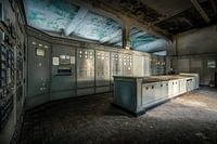 Salle de contrôle AEG abandonnée d'une centrale électrique