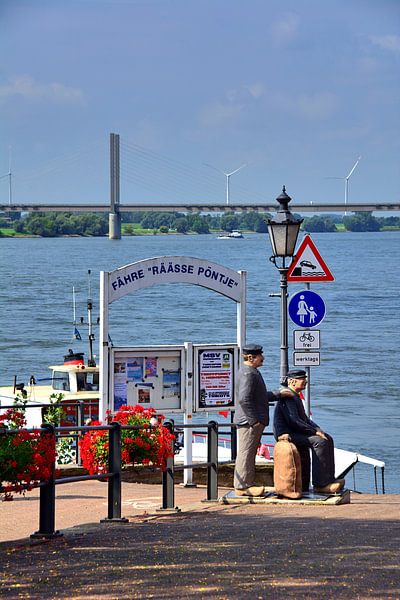 Débarcadère du ferry à Rees par Edgar Schermaul