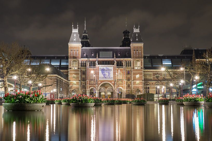 The Rijksmuseum at night by Niels Maljaars