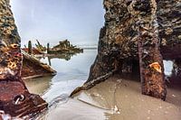 Épave Claude London Détail de la coque à la plage