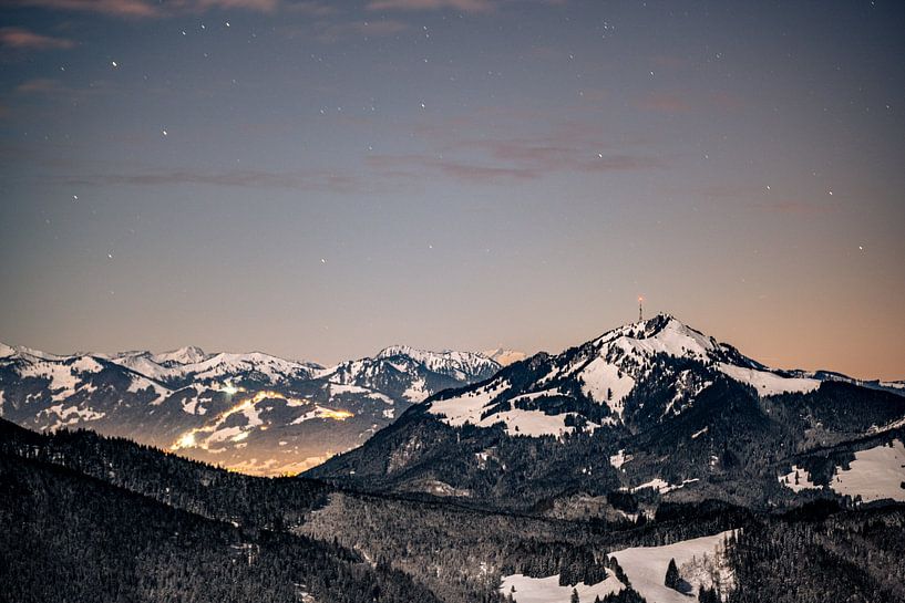 nightly view to the Grünten and the Oberallgäu by Leo Schindzielorz