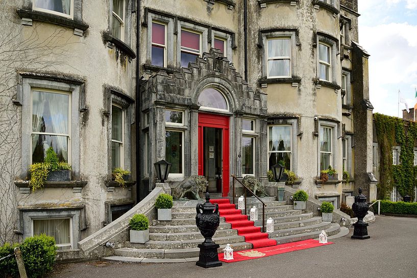 Entrance to the Ballyseede Castle hotel by Frank's Awesome Travels