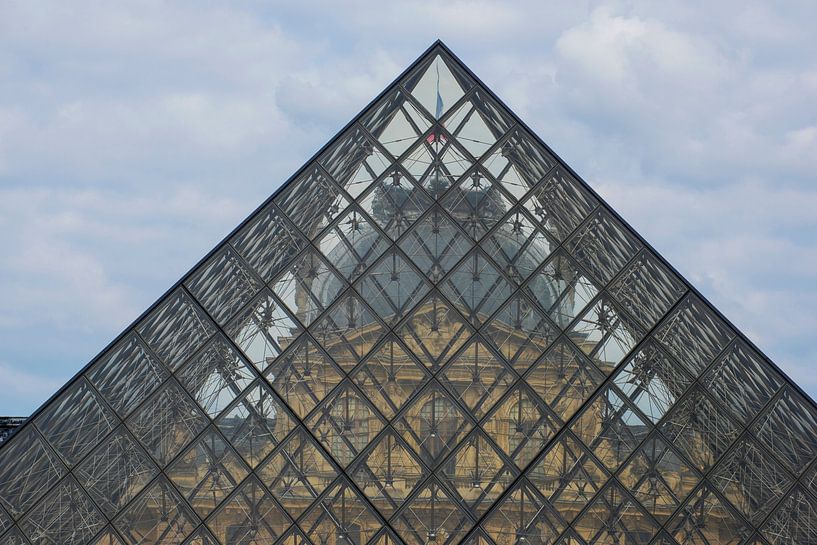 Paris Louvre by Blond Beeld