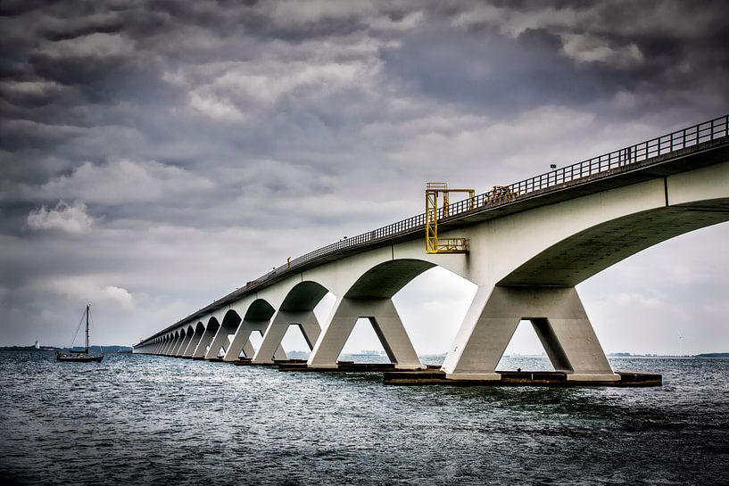 Zeelandbrug-02, Brücke über die Oosterschelde-Mündung von Frans Lemmens