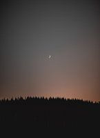 Zum Träumen - Mond über den Bergen