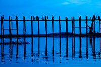 Zonsondergang U-Bein brug in Mandalay, Myanmar