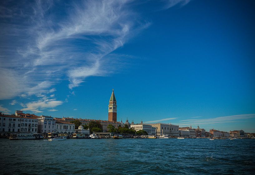 Blick auf Venedig, den berühmten San Marco vom Canal Grande von Patrick Verhoef