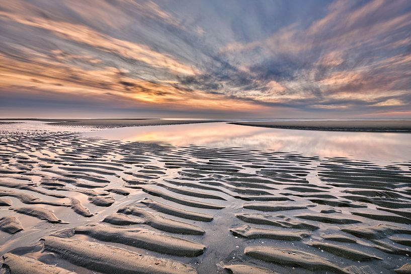 Sonnenuntergang über der Nordsee und dem Strand von eric van der eijk