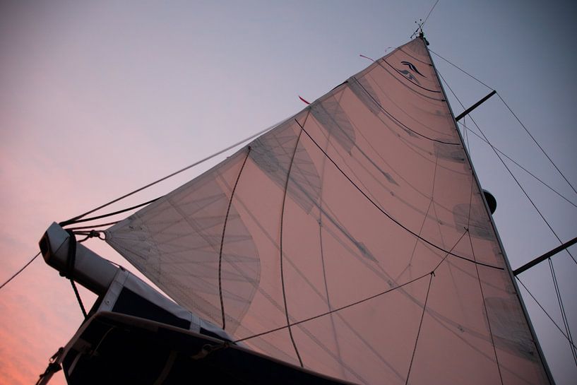 Segeln nach Norwegen mit Sonnenuntergang von Manon Verijdt