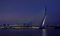 Erasmusbrug in de schemering, rotterdam