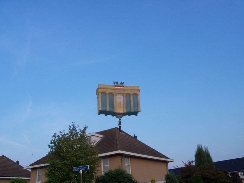 De brandenburger tor bovenop een woonhuis? par Veluws