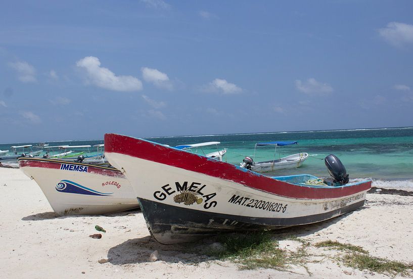 Vissersboot aan het strand von Gertjan Hesselink