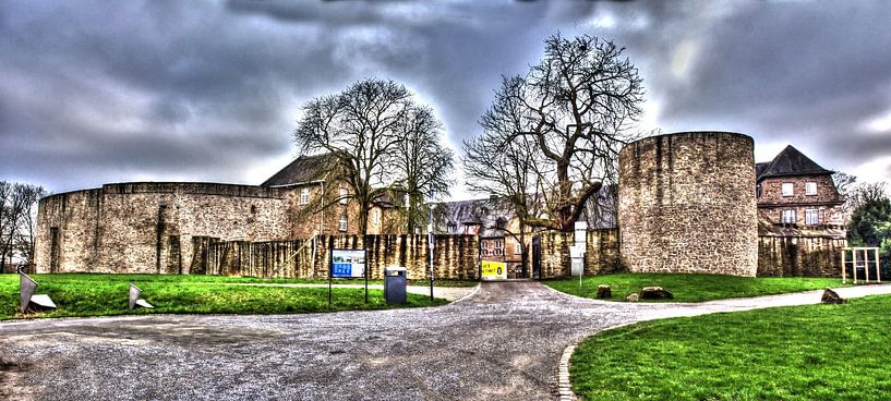 Mülheim Broich Castle Park entrance by Edgar Schermaul