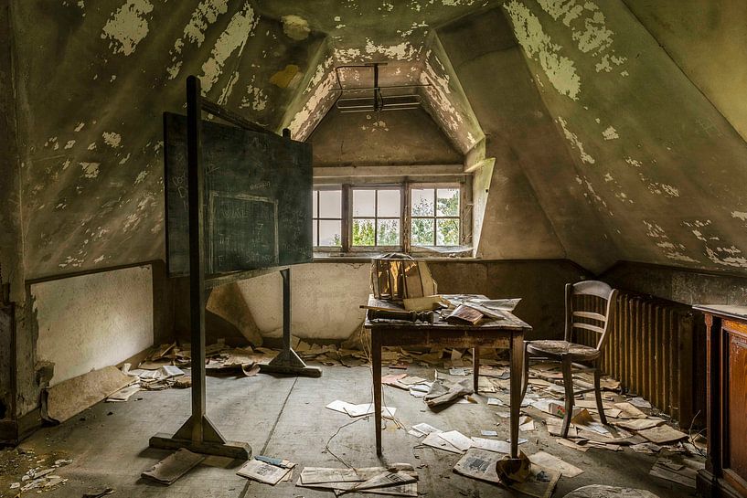 (urbex) Zolder school van mandy sakkers