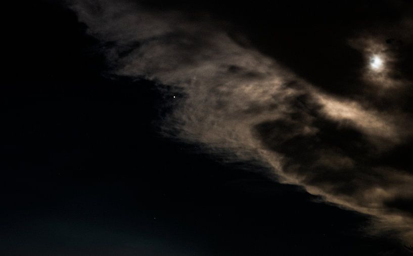 Sternenhimmel mit schönen Wolken von Kaylee Verschure