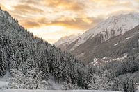Paysage d'hiver au coucher du soleil Autriche