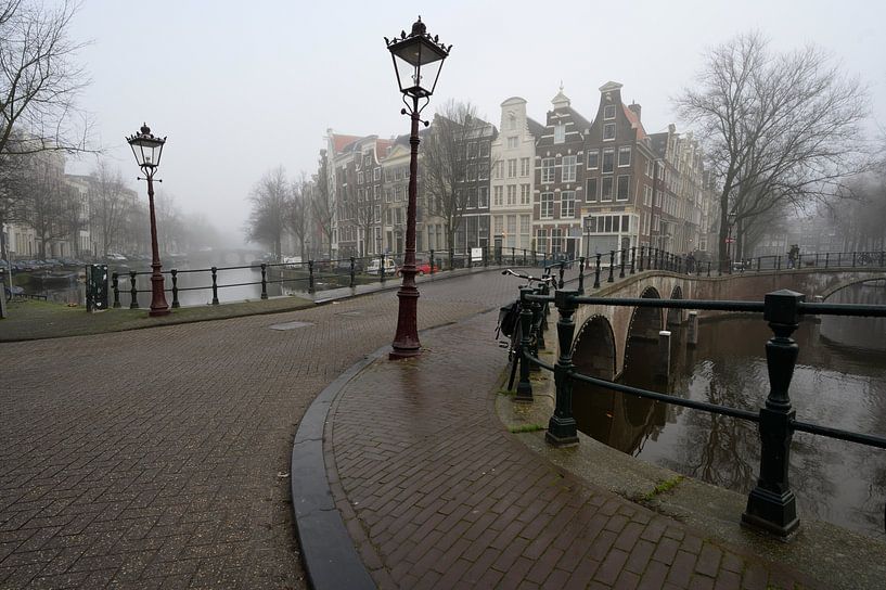 Neblig Amsterdam von Peter Bartelings
