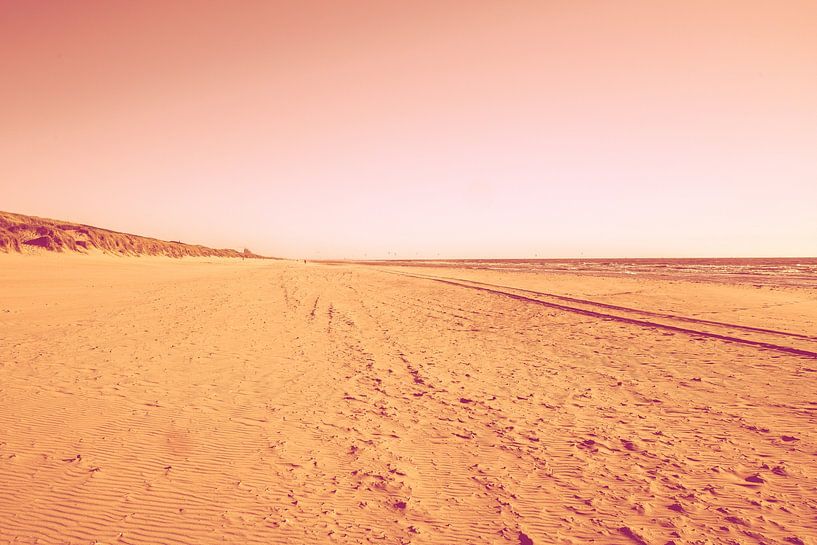 Beach (Retro) by Michael Ruland