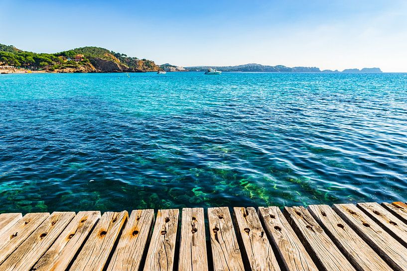 Holzdeck am Mittelmeer Hintergrund von Alex Winter