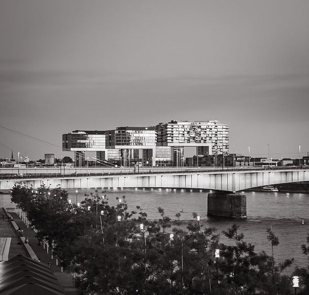 Les maisons-grues du port de Rheinau à Cologne par Mustafa Kurnaz