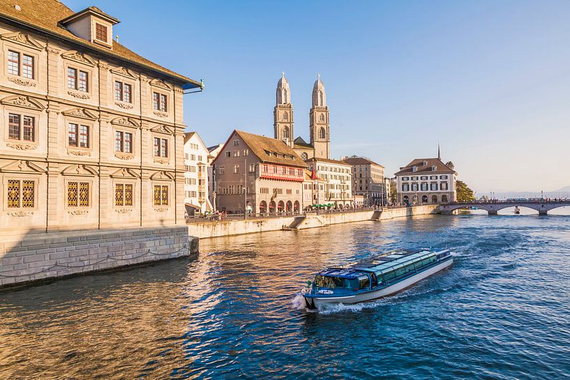 La vieille ville de Zurich avec le Grossmünster par Werner Dieterich
