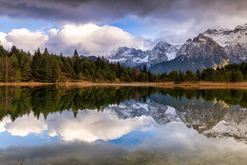 Panorama de montagne avec reflet dans l'eau par Christina Bauer Photos