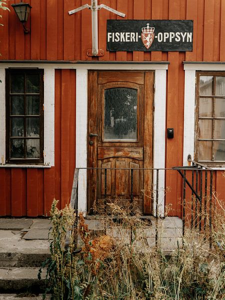 Angeln Tür in Henningsvær von Marèl Katier