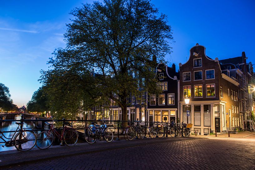 Jordaan in de nacht by PIX STREET PHOTOGRAPHY