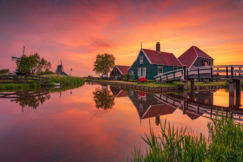 Zonsopkomst boerderij Zaanse Schans by Dick van Duijn