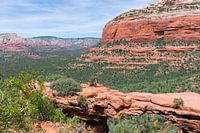Uitzicht op Devil's Bridge bij Sedona in Amerika