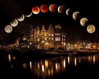 Lunar eclipse blood moon super moon Amsterdam