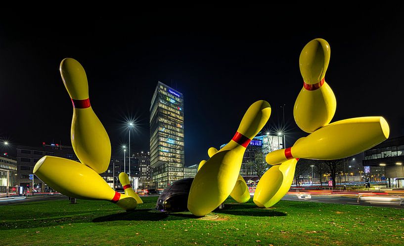 Die Flying Pins in Eindhoven von Ron Frenken