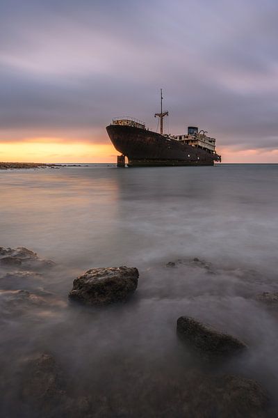 ghost ship by Robin Oelschlegel