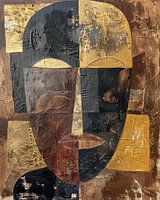 Mystische abstrakte Stammesmaske in erdigen Farben und Gold