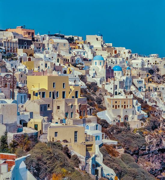 Dorf am Kraterrand, Oia, Santorin, Griechenland von Rene van der Meer
