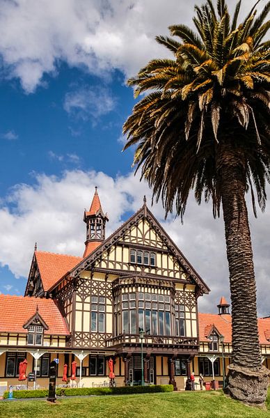 Ehemaliges Badehaus Tudor Towers in den Government Gardens in Rotorua, Neuseeland von Christian Müringer