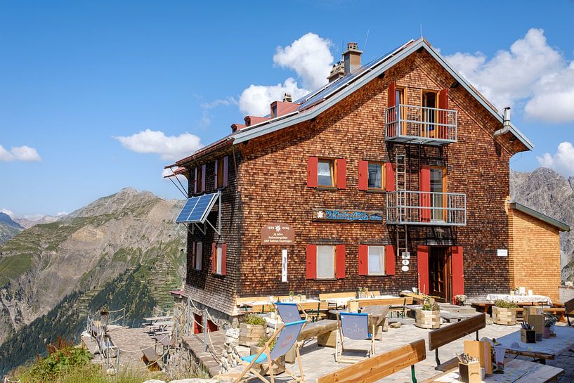 Kaltenberg cottage by Johan Vanbockryck