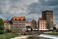 La limite du temps. Bâtiments en ruine.