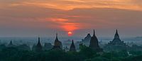 Canton de Nyaung-U : Lever de soleil dans le vieux Bagan
