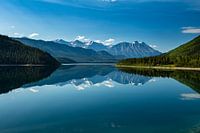 Le lac Muncho sur la route de l'Alaska