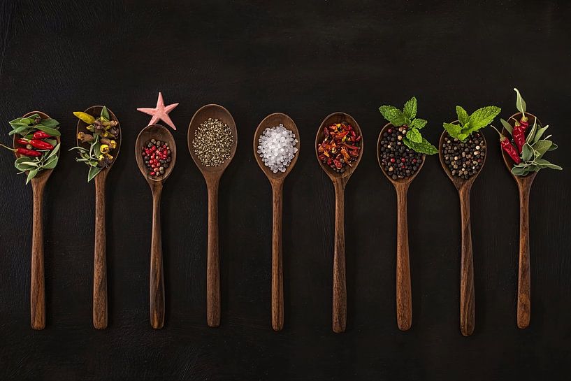 Holzlöffel mit Gewürzen von Art & Soul Creations