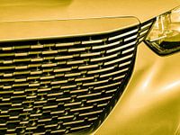 Grille d'une Peugeot E 2008