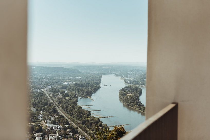 Blick über den Rhein in Königswinter | Reisefotografie Fine Art Fotodruck | Deutschland, Europa von Sanne Dost