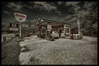 Sinclair-Garage mit Tankstelle in Paris Springs