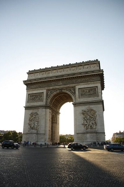 Arc de Triomphe in het avondlicht van Fromm me pictures