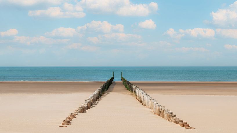 Wellenbrecher an der Küste von Zeeland von Marcel van Oene