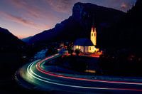 Sonnenuntergang über der Pfarrkirche Au in Vorarlberg