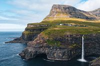 Chute d'eau de Múlafossur aux îles Féroé