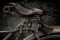 Oud lederen fietszadel