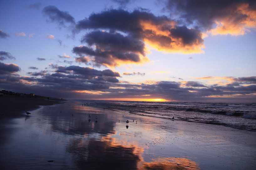 Couverture nuageuse sur la plage par LHJB Photography